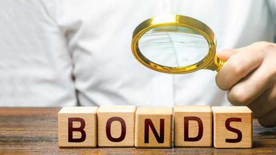 Treasury Bonds and Savings Bonds: How Are They Different?