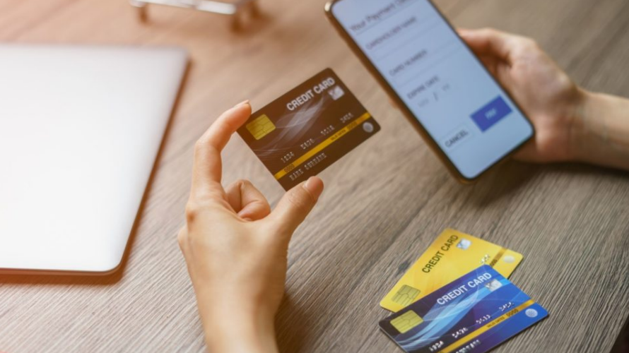 How to Use Credit Cards to Build Credit Quickly